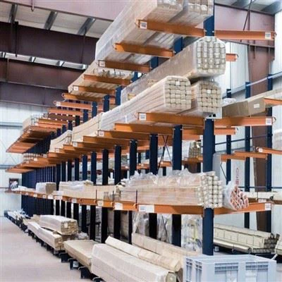 Scaffale a sbalzo per interni ed esterni per impieghi gravosi